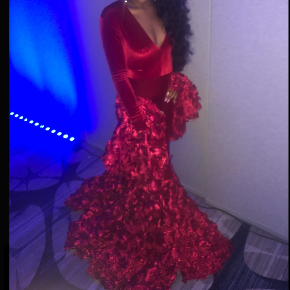 prom dress with roses